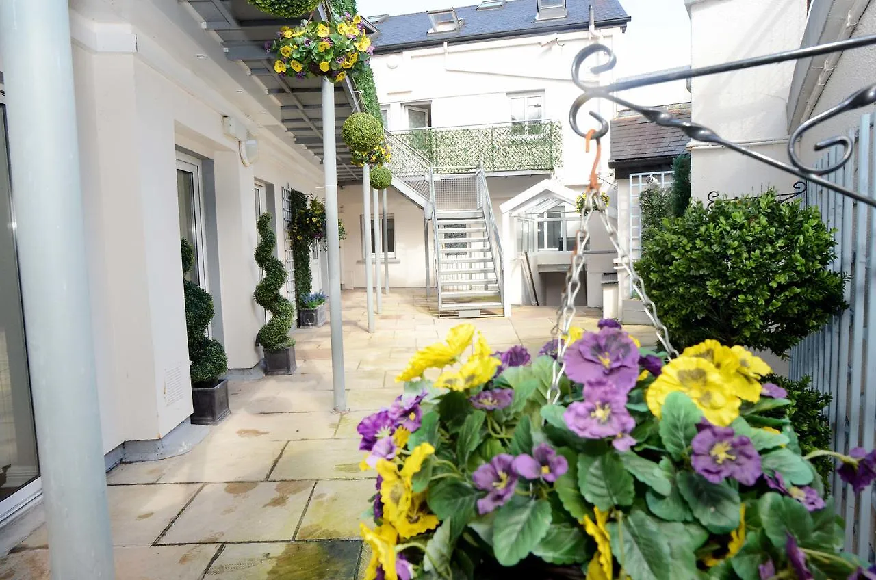 The Helm Apartments B&B Westport